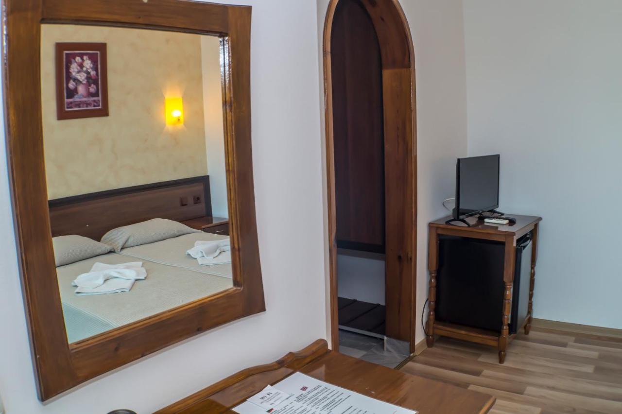 Chrystal Guest House Обзор Экстерьер фото