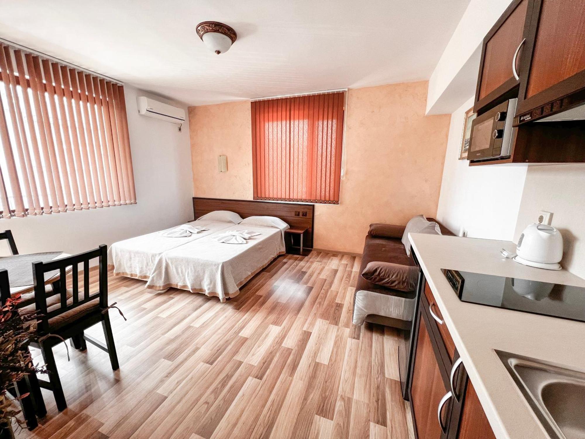 Chrystal Guest House Обзор Номер фото