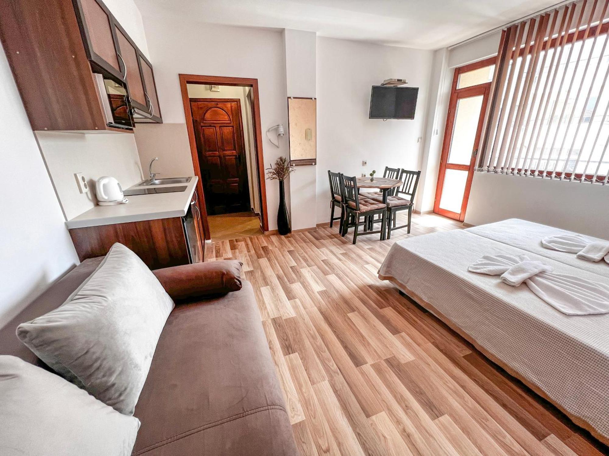 Chrystal Guest House Обзор Номер фото