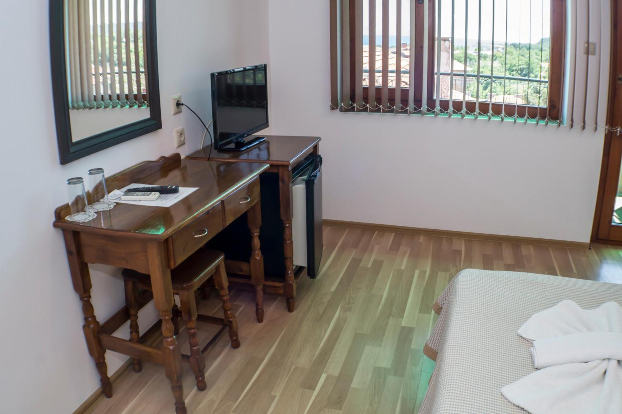 Chrystal Guest House Обзор Номер фото