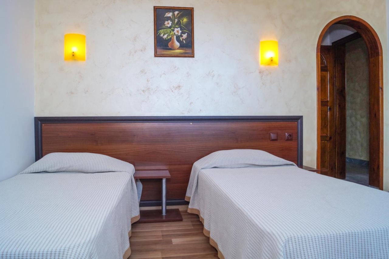 Chrystal Guest House Обзор Экстерьер фото